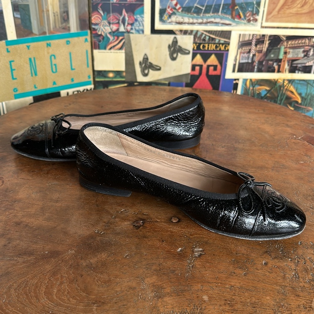 CHANEL Black Patent Leather Ballet Flats - Picture 7 of 12